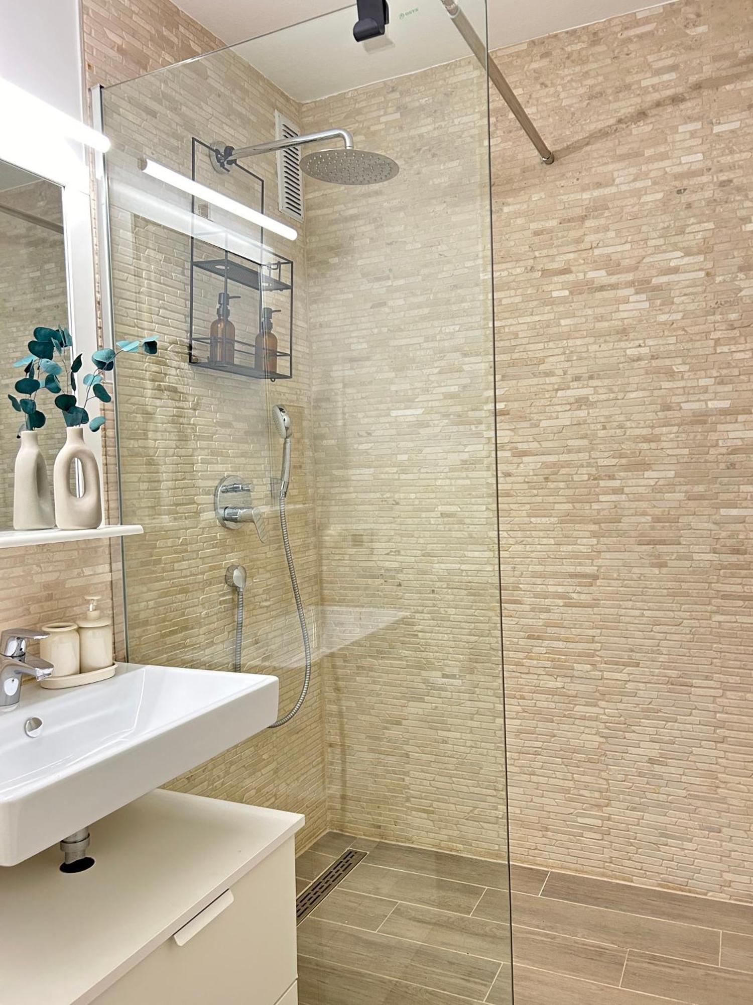 Modernes Designer-Apartment Fuer 7 Gaeste - 80Qm In Zentraler Lage, Self-Check-In Karlsruhe Ngoại thất bức ảnh