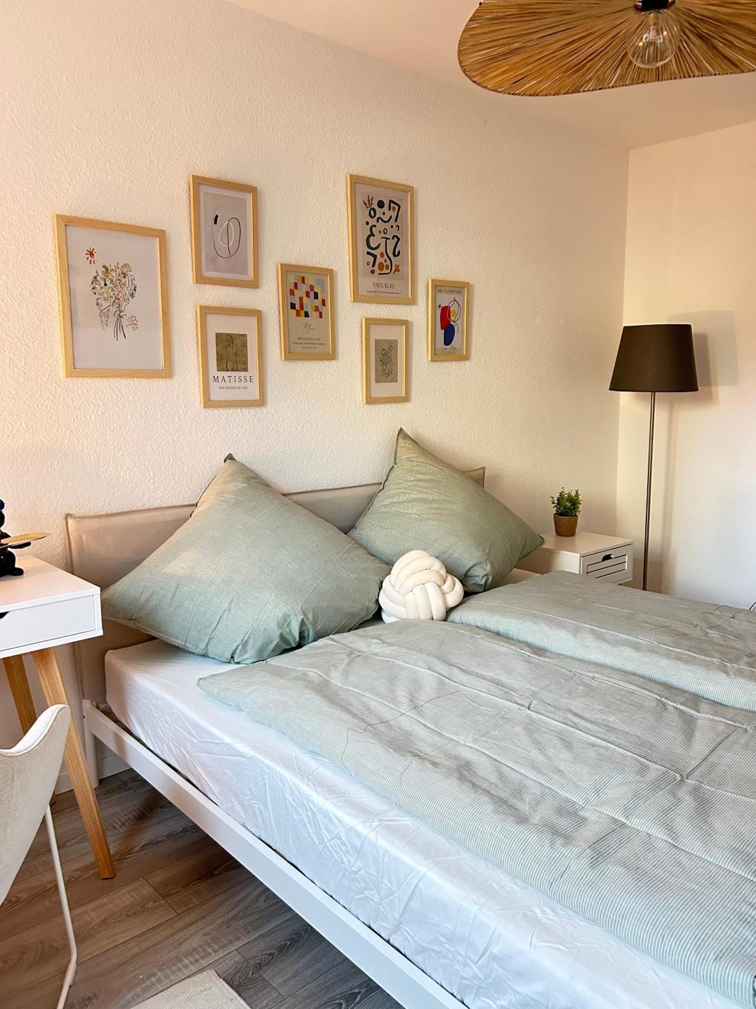 Modernes Designer-Apartment Fuer 7 Gaeste - 80Qm In Zentraler Lage, Self-Check-In Karlsruhe Ngoại thất bức ảnh