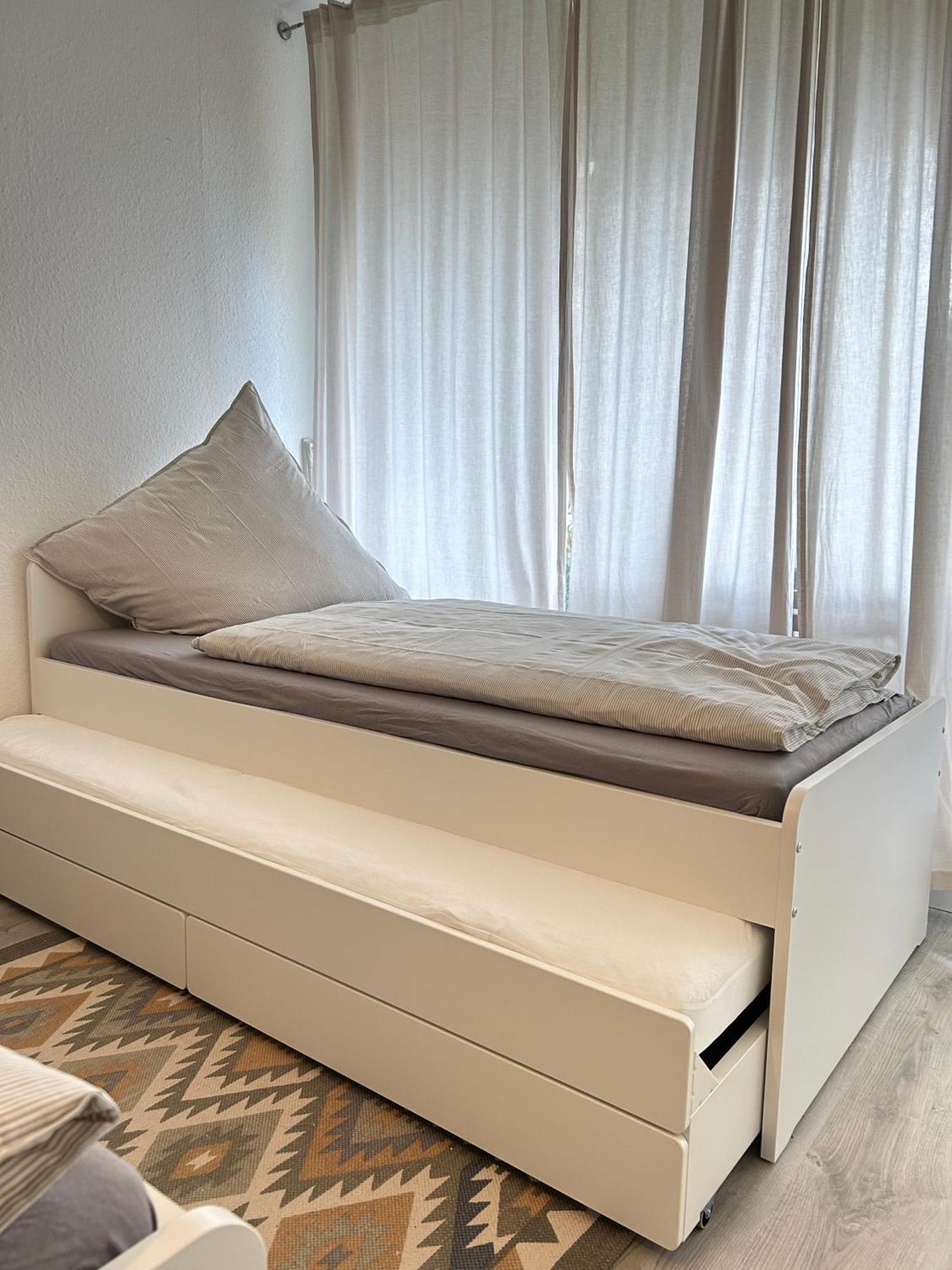 Modernes Designer-Apartment Fuer 7 Gaeste - 80Qm In Zentraler Lage, Self-Check-In Karlsruhe Ngoại thất bức ảnh