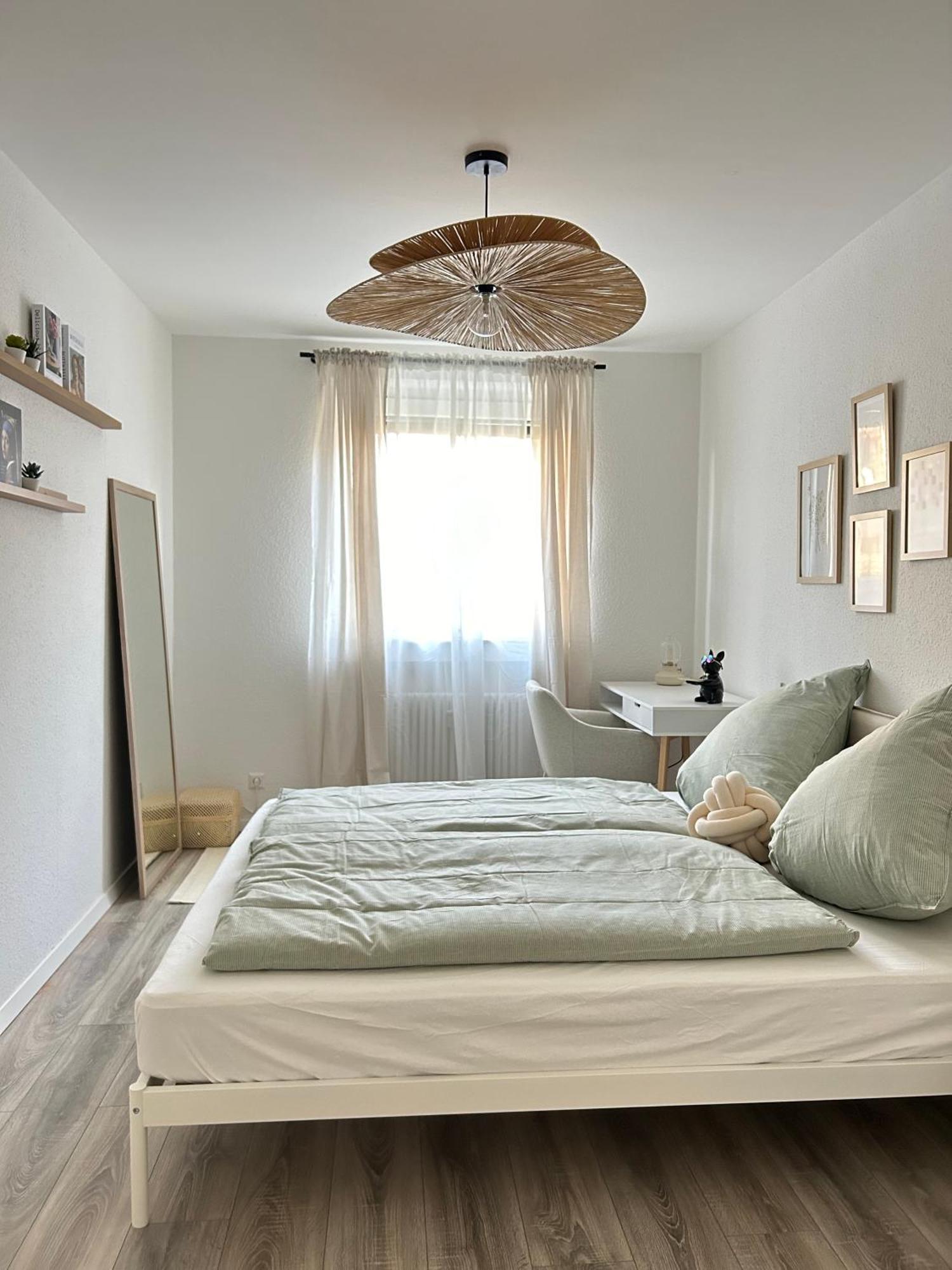 Modernes Designer-Apartment Fuer 7 Gaeste - 80Qm In Zentraler Lage, Self-Check-In Karlsruhe Ngoại thất bức ảnh