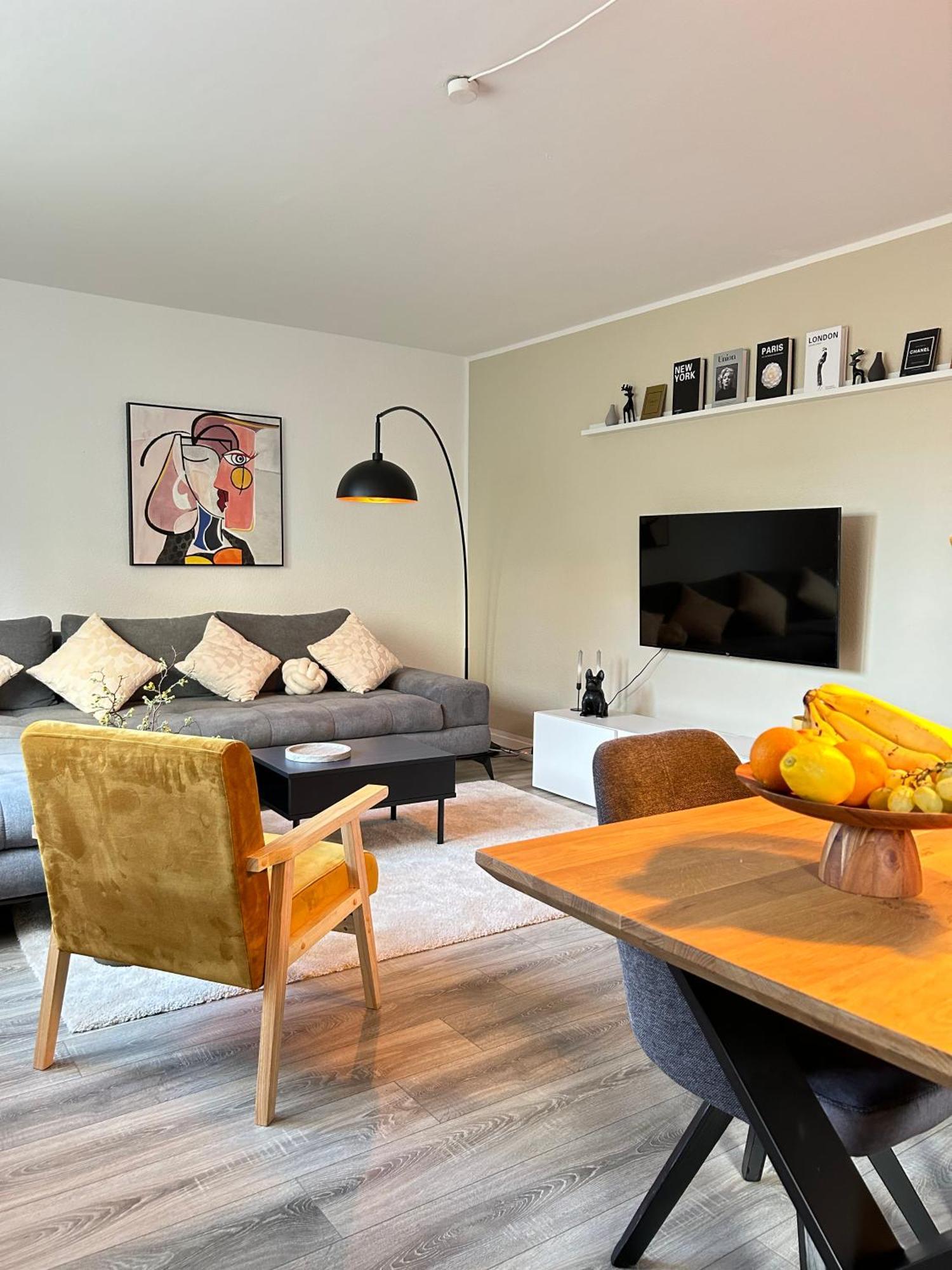 Modernes Designer-Apartment Fuer 7 Gaeste - 80Qm In Zentraler Lage, Self-Check-In Karlsruhe Ngoại thất bức ảnh
